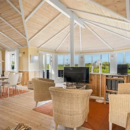 Kasperi - 250m From The Sea By Interhome Nyaraló *