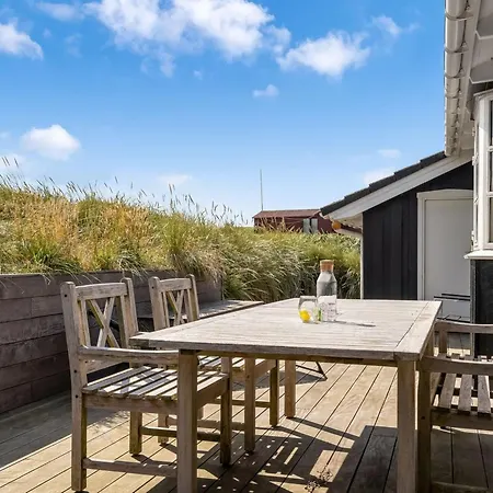 Kasperi - 250m From The Sea By Interhome