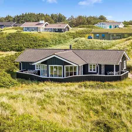 Kasperi - 250m From The Sea By Interhome